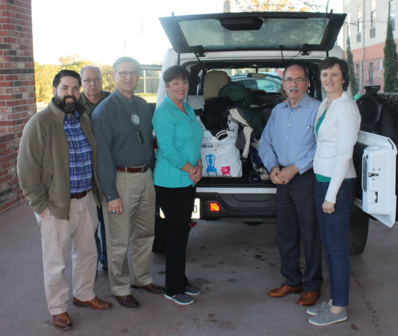 Rotary donates coats and blankets to Daily Manna